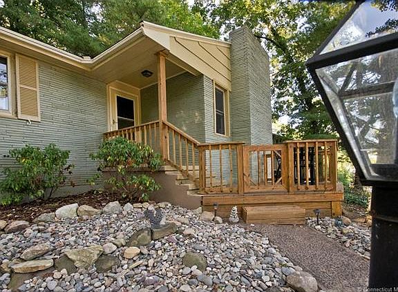 3rd image of 55 Marvelwood Dr