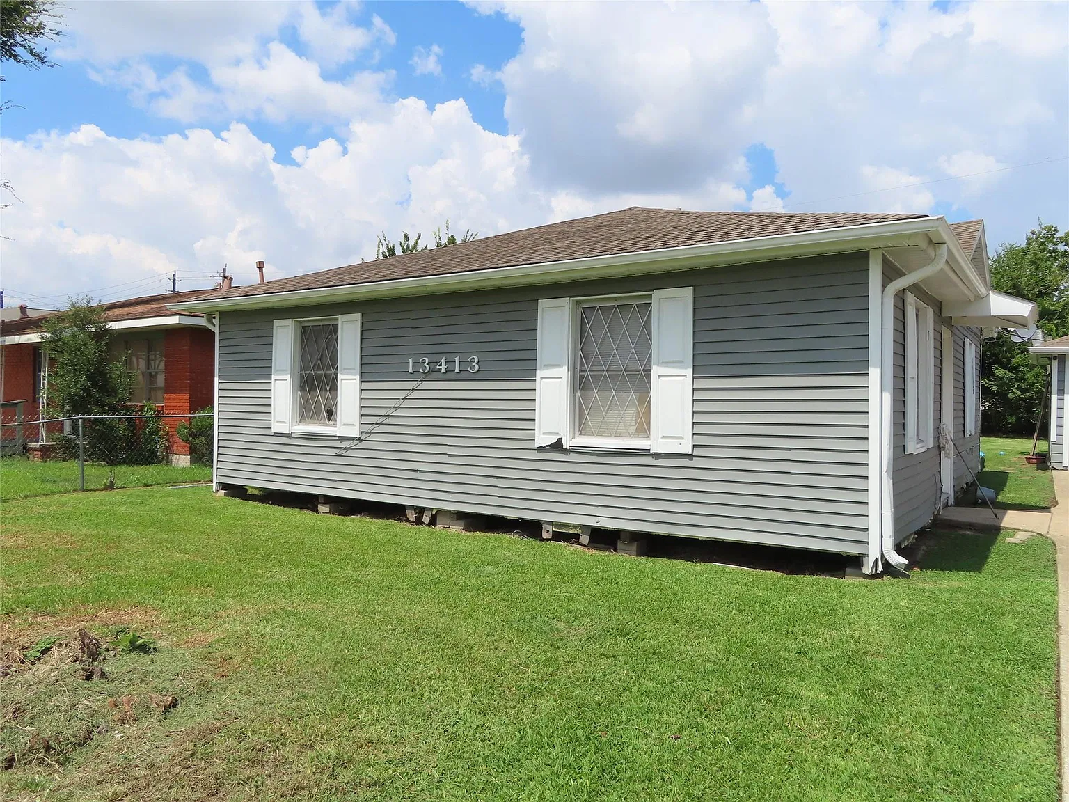 2 bed, 1.0 bath, 928 sqft, $1,400 — Photo 1