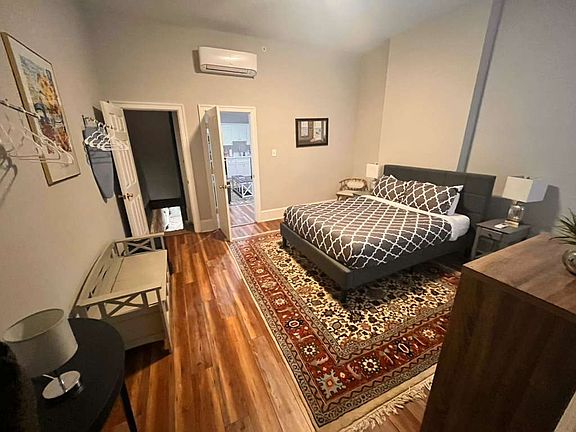 3rd image of 18 W Franklin St #2