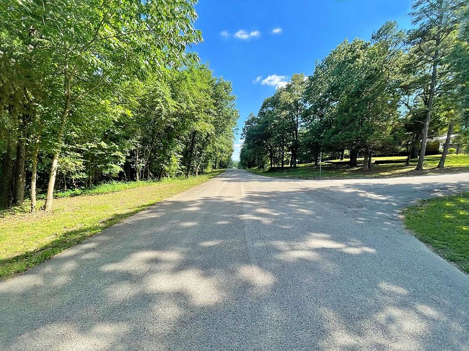 2nd image of Plaza Heights Dr