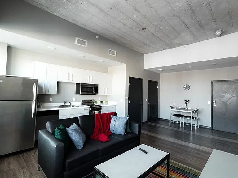 318 Park Central E — Photo 11