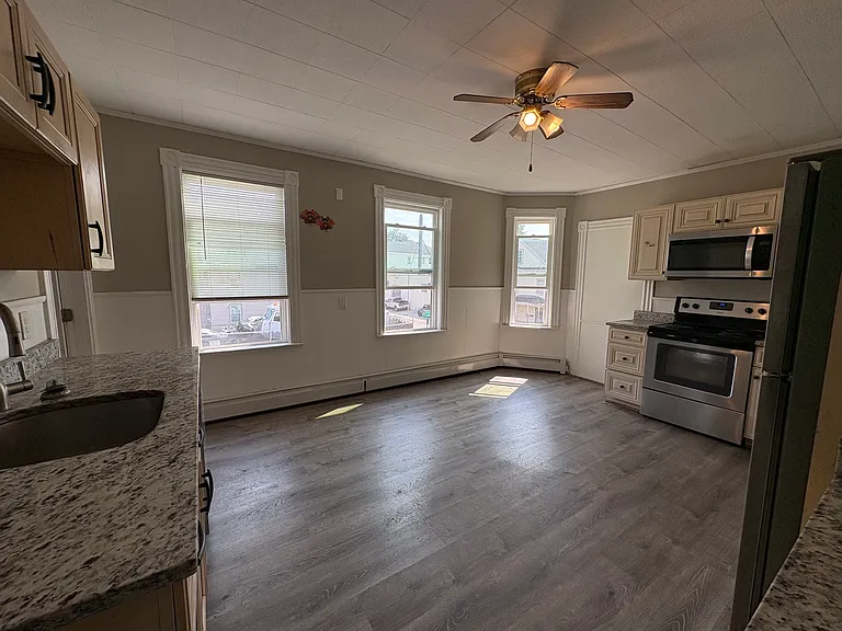15 Lyon St #2 — Photo 4