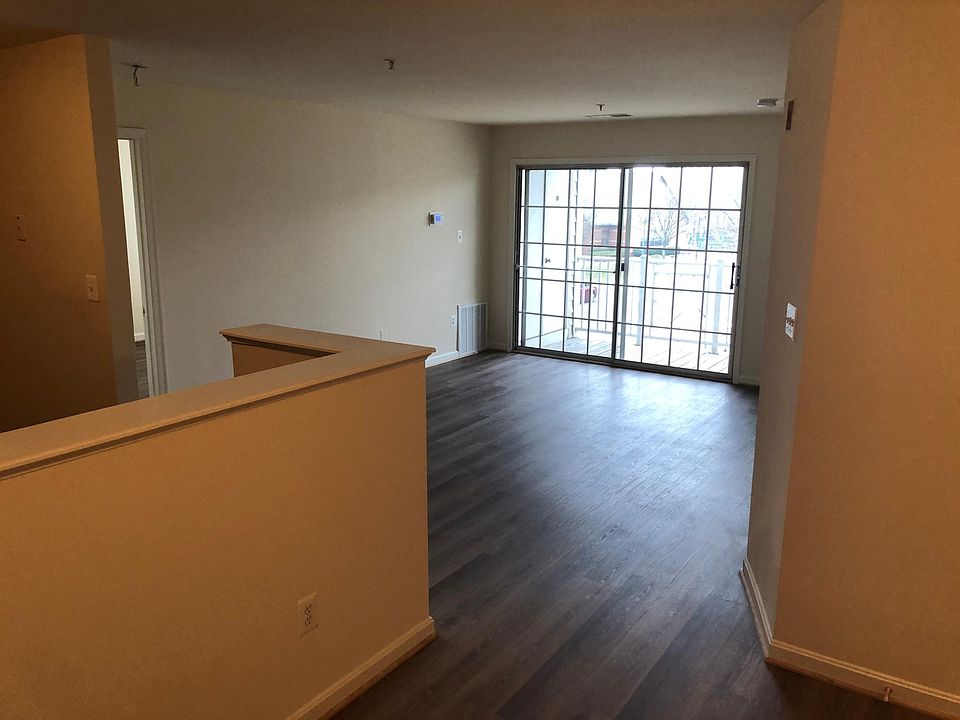 2nd image of 208 Redland Blvd Unit I