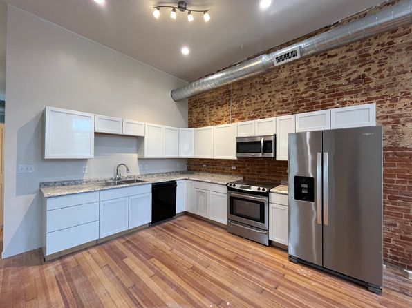30 E Main St