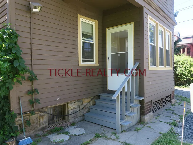 380 Oxford St — Photo 9