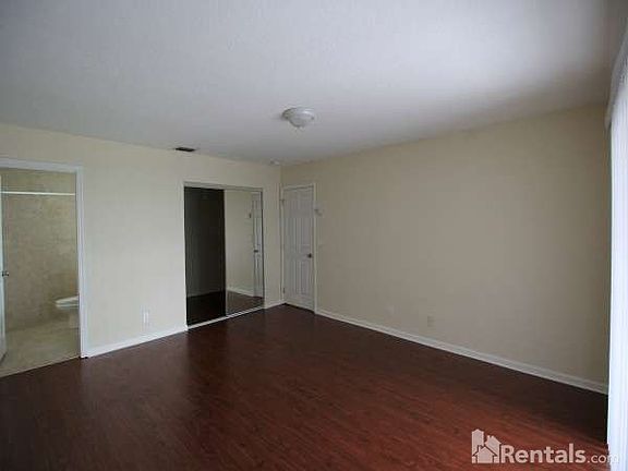 4th image of 6073 Roger St