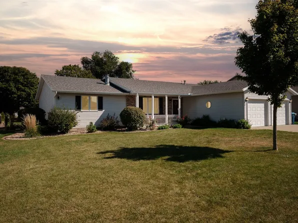 704 S Franklin Way, Pontiac, IL 61764