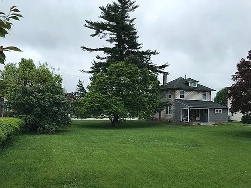 372 W Park Ln Photo 1