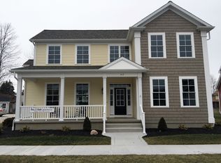 413 Garden Ln, Lewiston, NY 14092