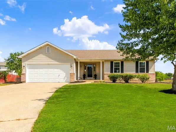 7 Town Cryer Ct, O'Fallon, MO 63366