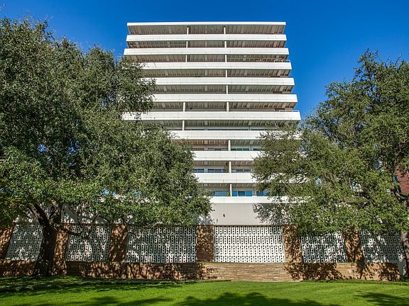 2nd image of 3601 Turtle Creek Blvd APT 404