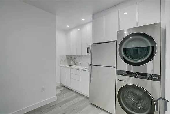 511 SW 15th St #D — Photo 9