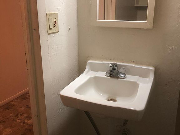 3rd image of 824 Lincoln Ave APT A