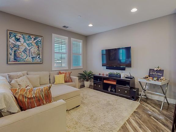 2nd image of 1387 Mercado Way