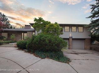 1414 Wellington Rd, Lansing, MI 48910