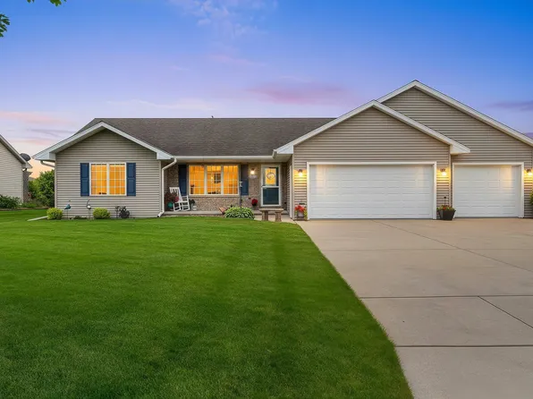 3166 Egan Ln, Green Bay, WI 54311