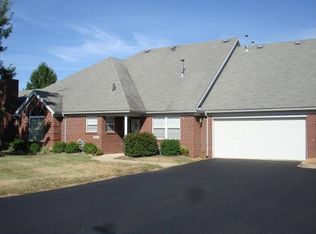 8621 Summertree Ln, Louisville, KY 40291