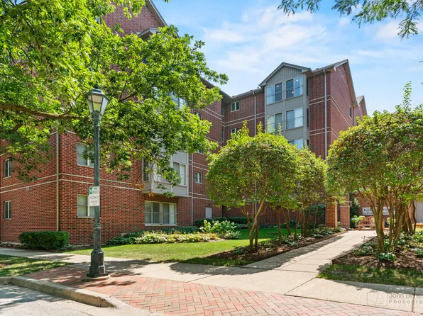 27 E Hattendorf Ave Unit 517, Roselle, IL 60172