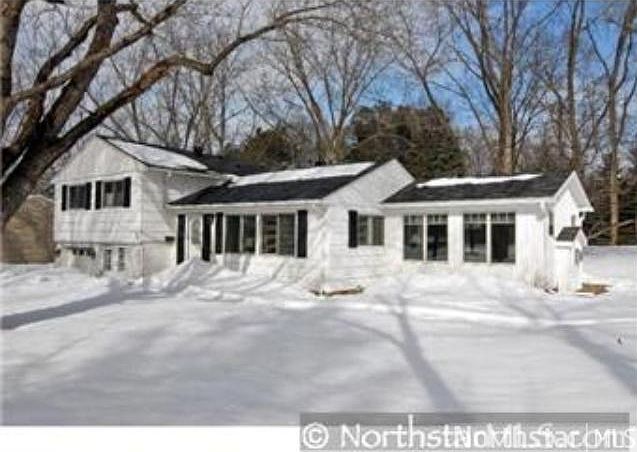 2nd image of 3601 Woody Ln