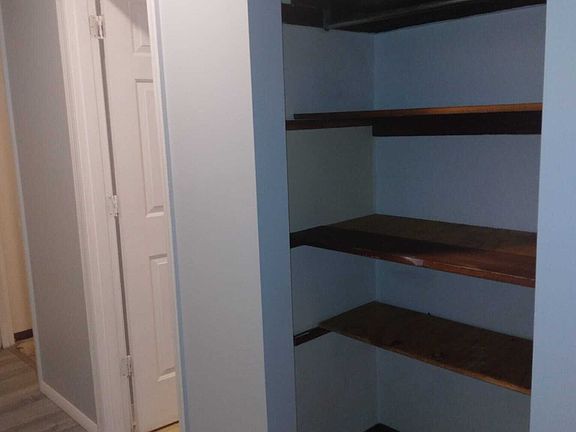 5th image of 333 Manown St #200