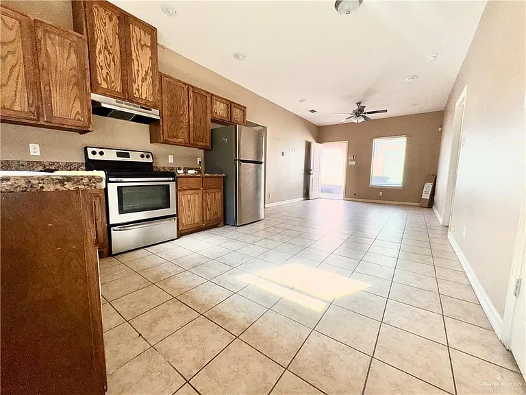 2703 E Garfield Ave #A — Photo 3