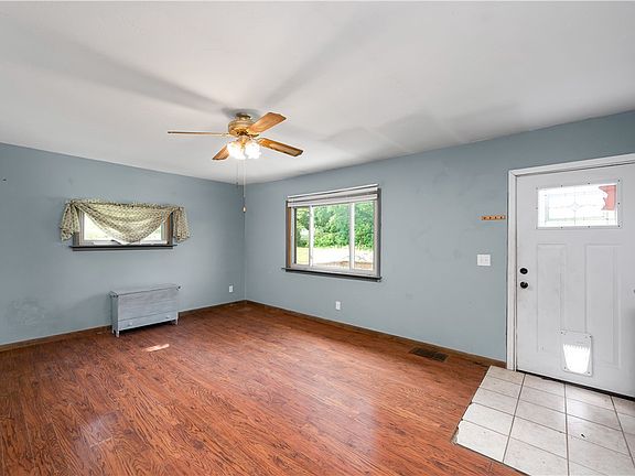 5th image of 58 Bassick Ln