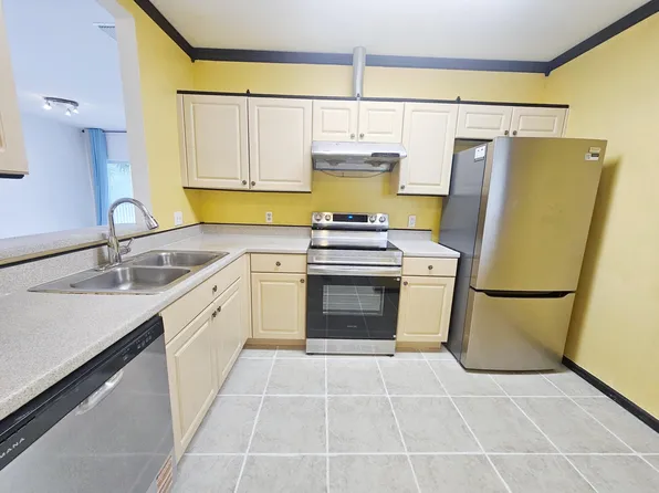 1157 Golden Lakes Blvd APT 621, West Palm Beach, FL 33405