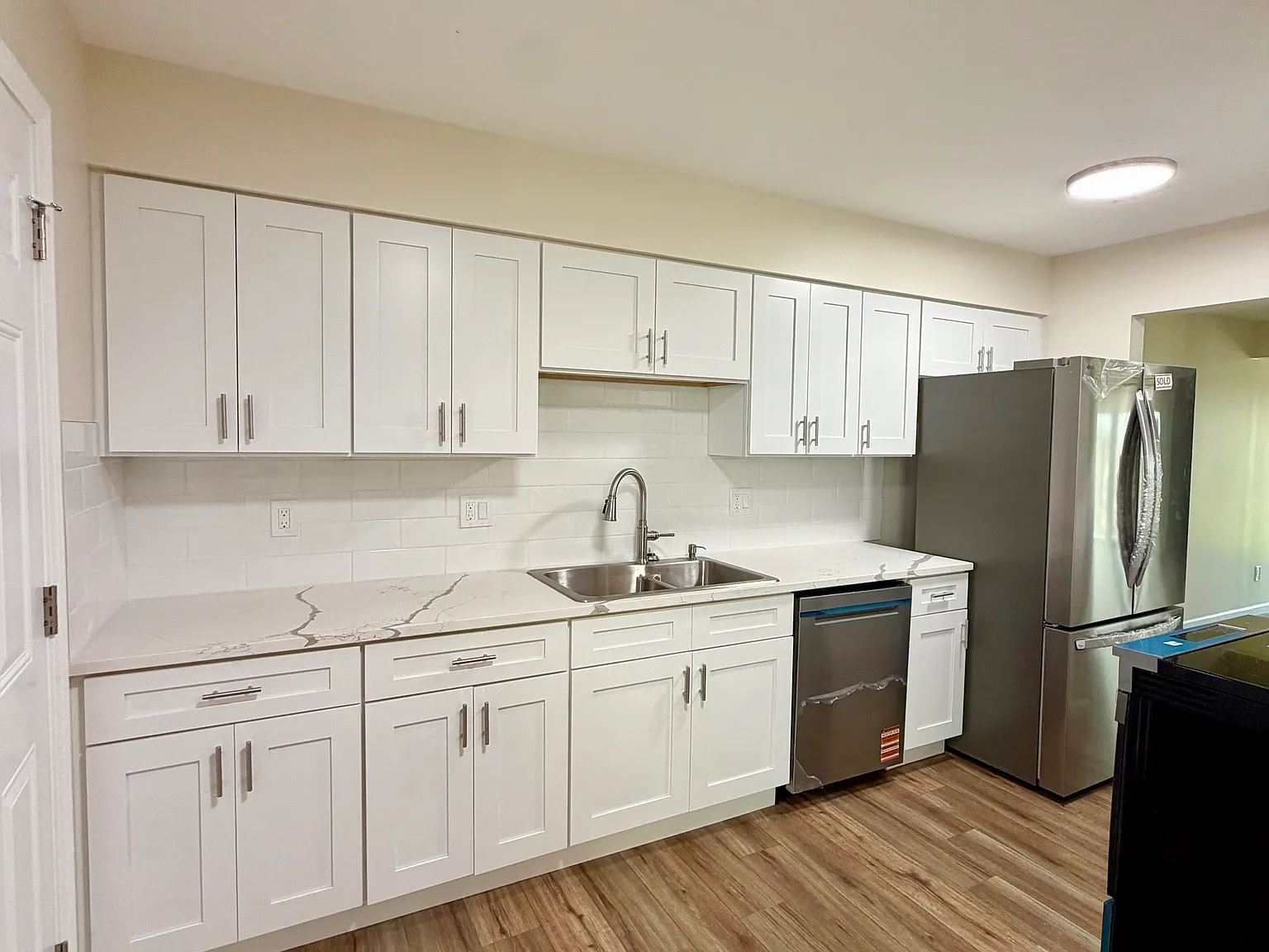 3 bed, 1.5 bath, 1280 sqft, $2,399 — Photo 4