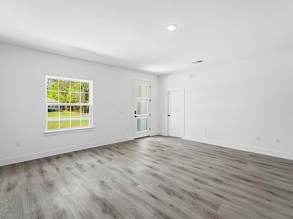 4th image of 492 W Union Pl