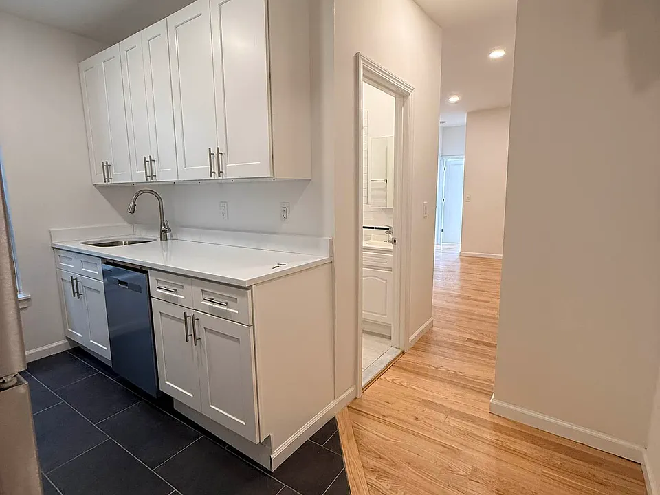506 Amsterdam Ave #3D