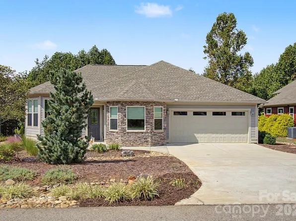 35 Penley Park Dr, Weaverville, NC 28787