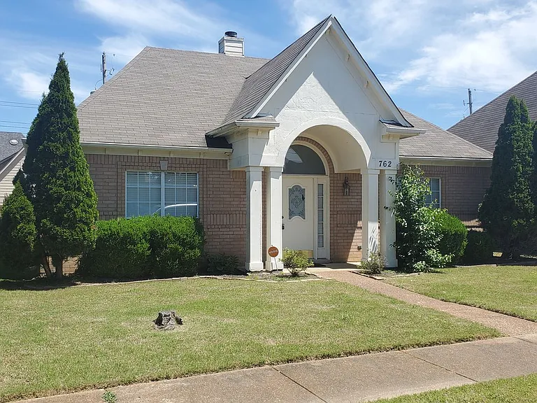 762 Silver Sands Dr — Photo 1