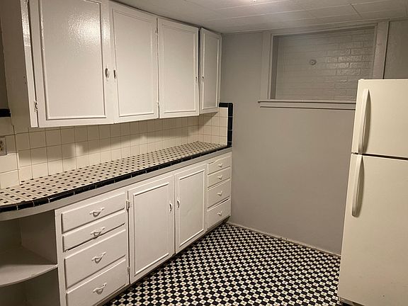 5th image of 117 31st St #3