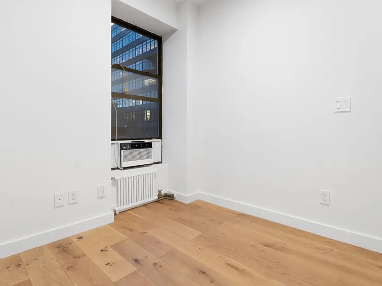 503 W 22nd St #3W — Photo 7