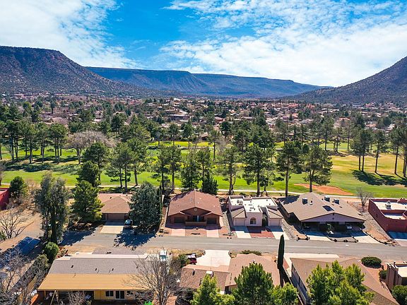 3rd image of 325 Fairway Oaks Dr Unit A