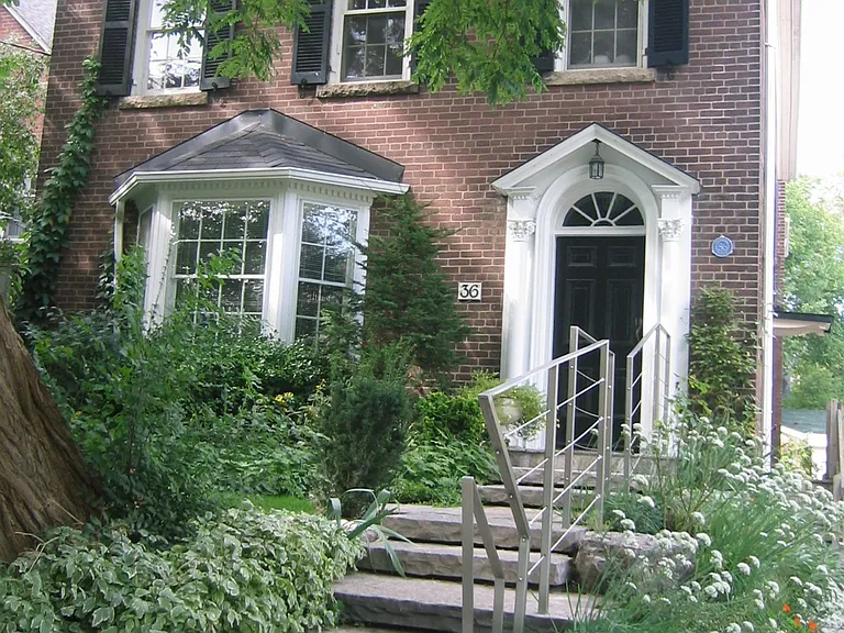 34 Edmund Ave — Photo 1