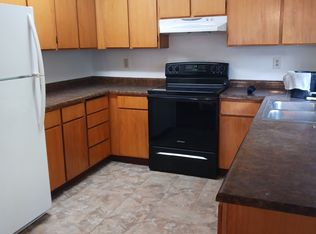 536 Tulipan Way APT A, Talent, OR 97540