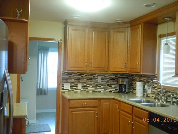 4th image of 8497 Bellevue St