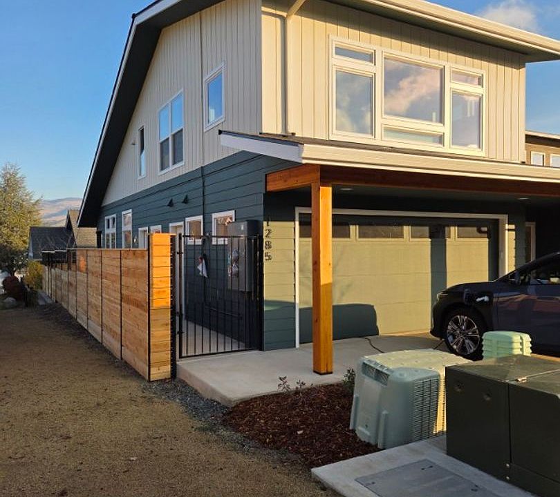 1st image of 1285 Hagen Way