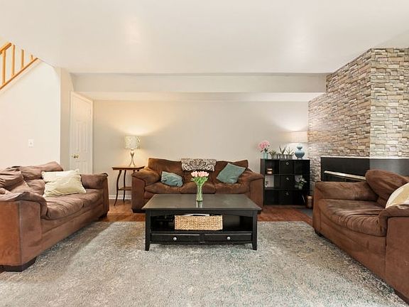 4th image of 179 Picadilly Pl