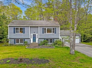 40 Eider Ln, Topsham, ME 04086