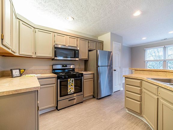 5th image of 3602 Fishinger Mill Dr