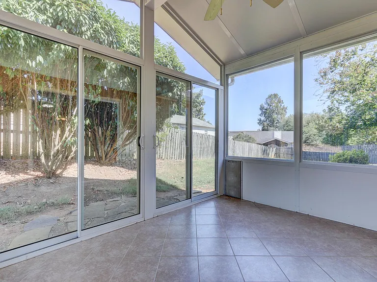 800 Black Rock Cir — Photo 19