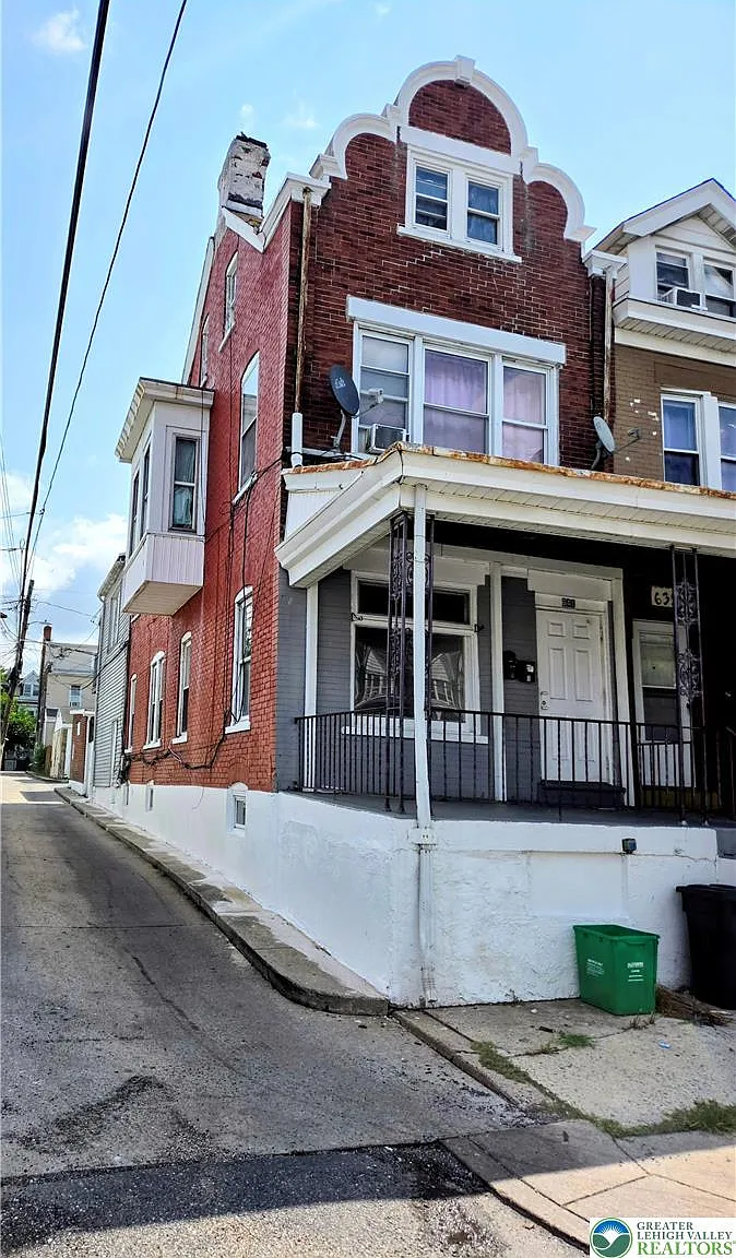 2 bed, 1.0 bath, 650 sqft, $1,250 — Photo 2