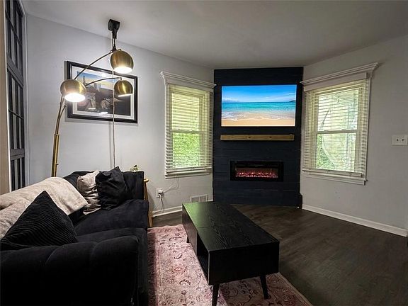 5th image of 111 N Oxford Ave