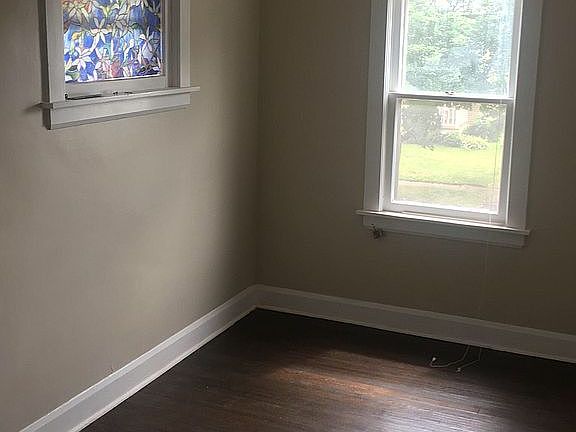 2nd image of 332 Cambridge Ave