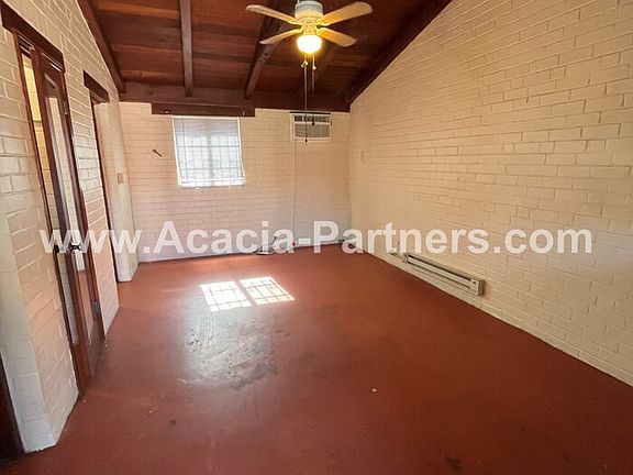 3rd image of 947 N Alvernon Way Unit 2