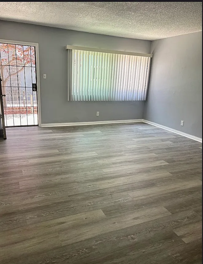 2 bed, 960 sqft, $2,025 — Photo 2