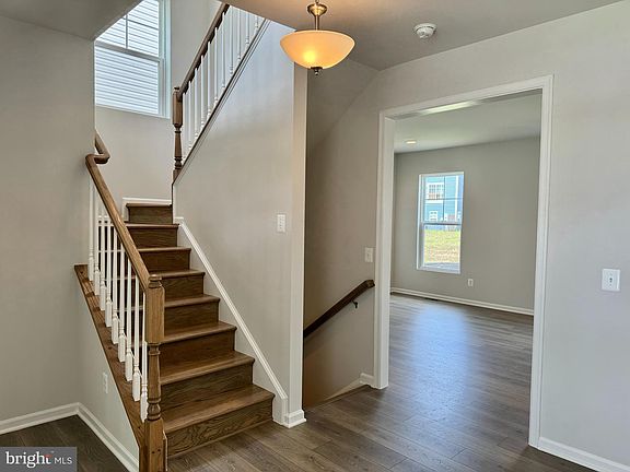 5th image of 163 Norland Knoll Dr