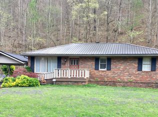 37 E Helena Ave, Pikeville, KY 41501